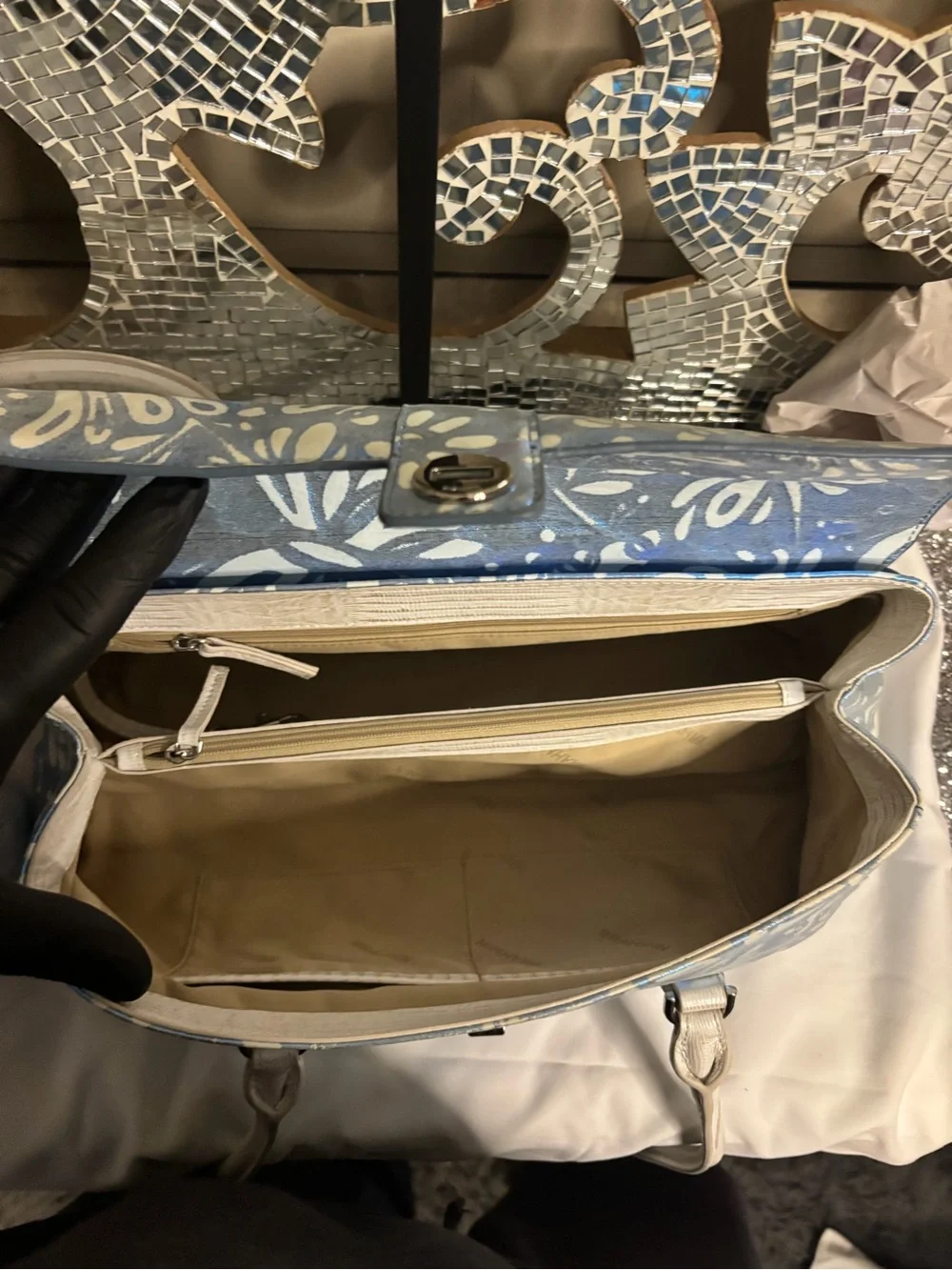 Brahmin structured shoulder